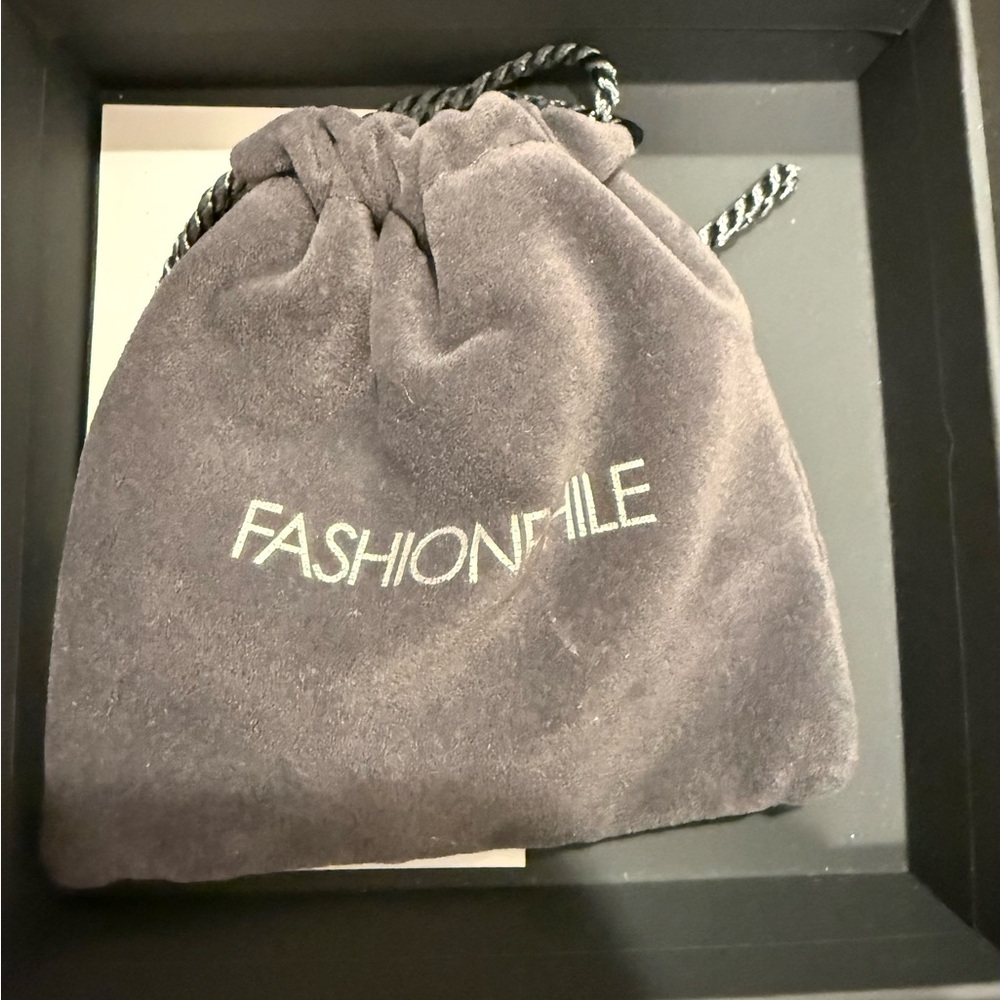 CHANEL Silver Logo Earrings with Cream Pearls - Picture 8 of 9